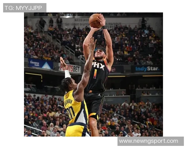 布克下半场狂砍29分却遗憾绝杀三分失手全场32分上半场表现惨淡仅得9中1