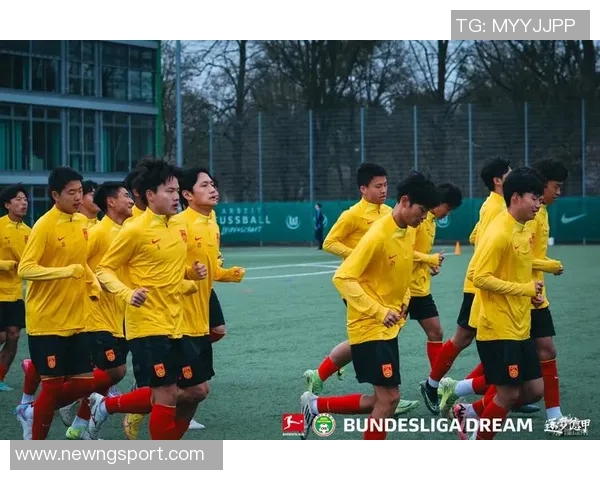 上海海港U15队大胜海门珂缔缘U15队七球狂胜展现青少年足球实力